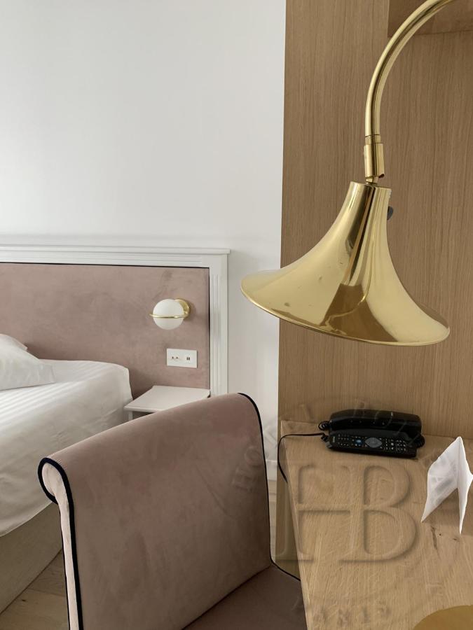 Hotel Boileau Paris Exterior photo